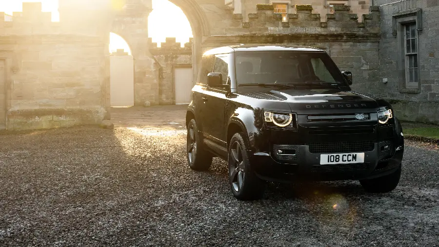 Landro car photoLand Rover Defender in black color