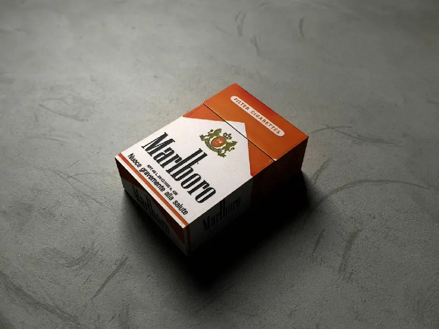 Download a colorful image of a small Marlboro cigarette box with FUII HD quality