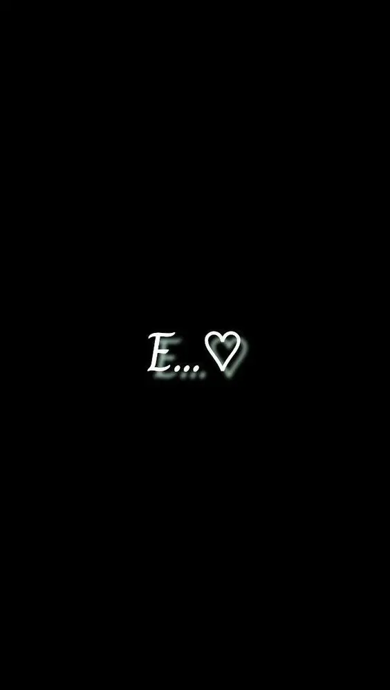 Vertical photo of the letter E with a heart emoji for a romantic story