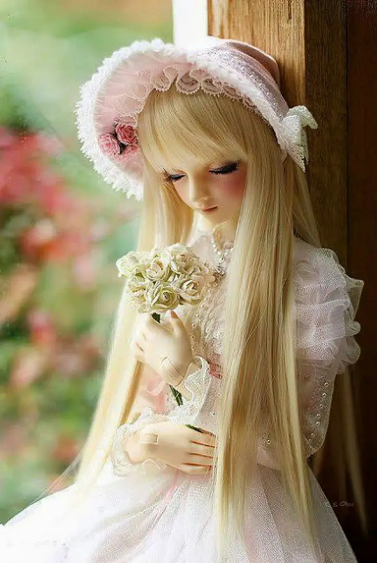 Download Melih image of beautiful blonde doll in white dress 4K