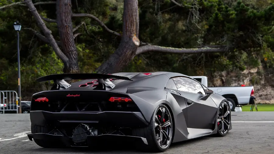 Special wallpaper of a shiny black Lamborghini 