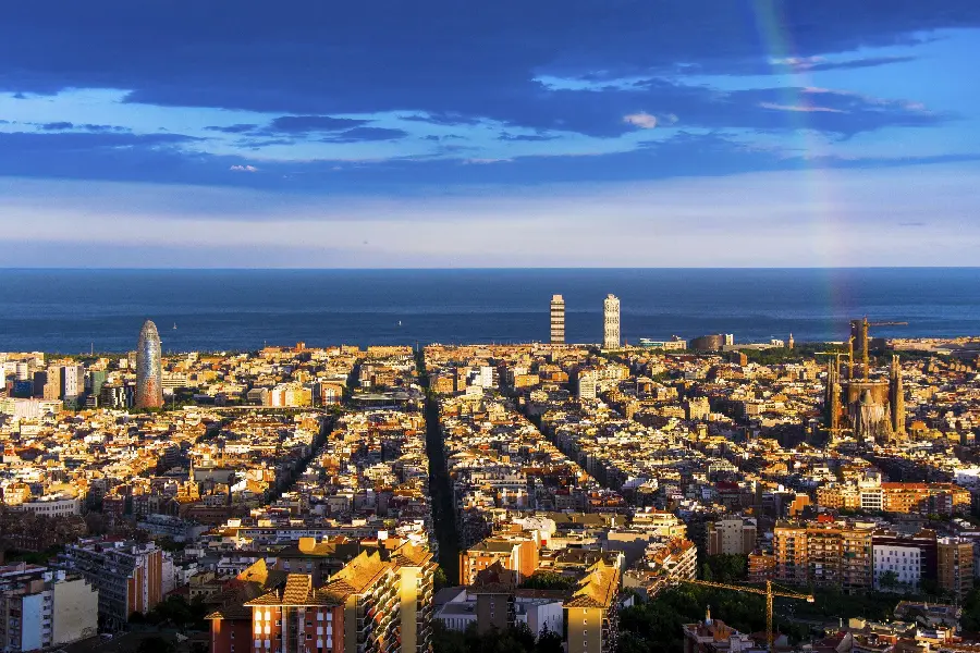 Beautiful picture of the view of the famous city of Barcelona, ​​the second most famous city in Spain, in HD quality, special for phones