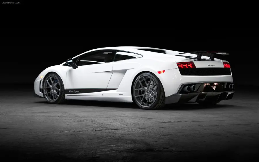 Download Spectacular Lamborghini Gallardo Wallpaper in White for PC 