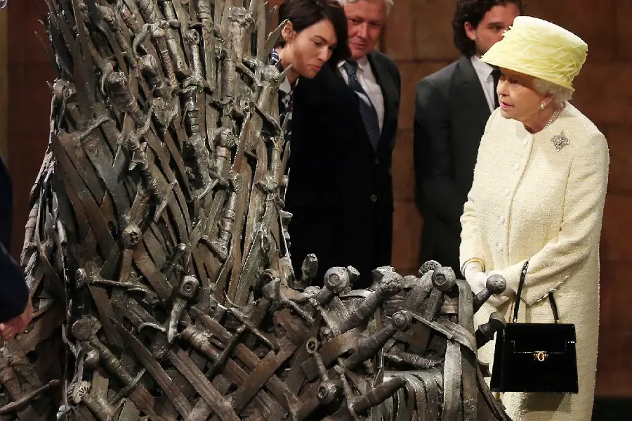 HD Image of Queen Elizabeth Visiting the Swords of War