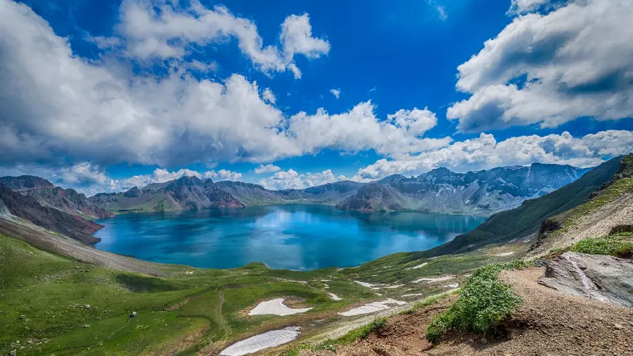 A magical view of the blue lake for profile 1401