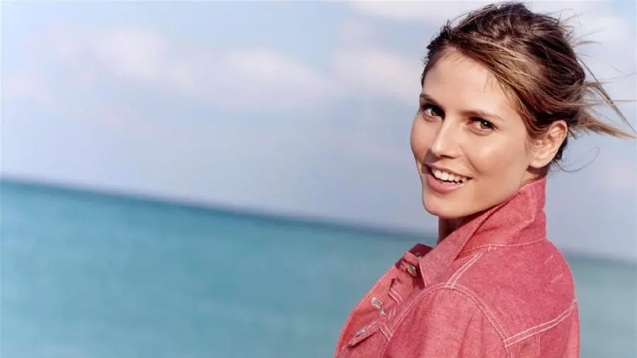 Download cool and old photo of Heidi Klum, beautiful and kind, special quality