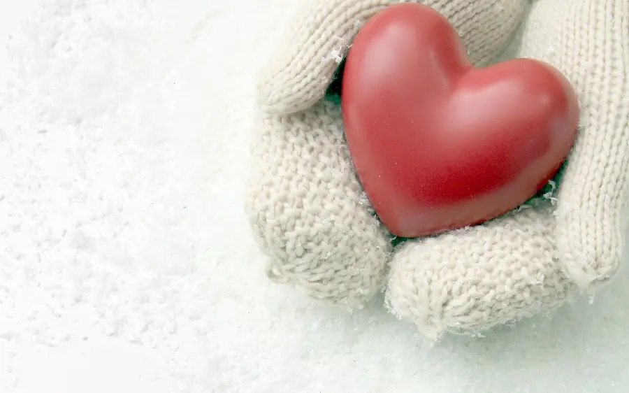 Download Special Image of Red Heart in Hand in Cold Space for Instagram Profile in High Quality