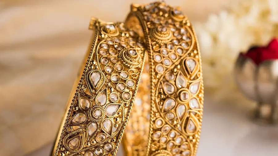 New photo of two gold bracelets with a stunning design and lovely shine 2022