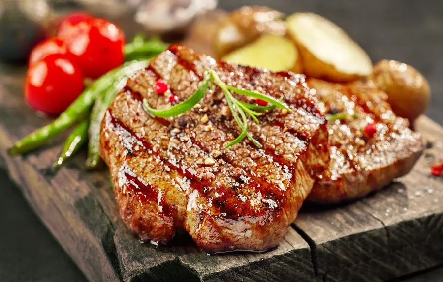 Creative and high-quality steak food