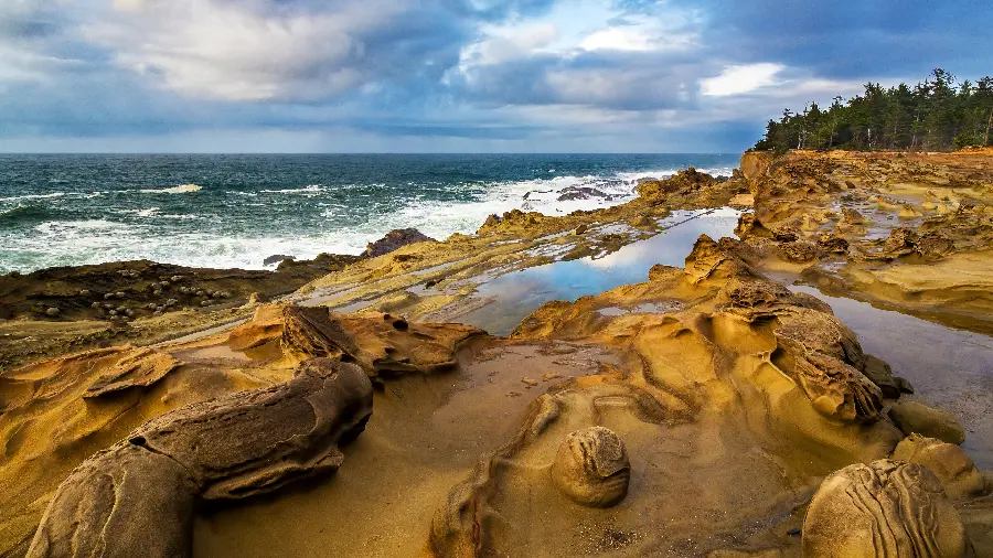 Download wallpaper of an island beach in nature with high quality, suitable for mobile phones