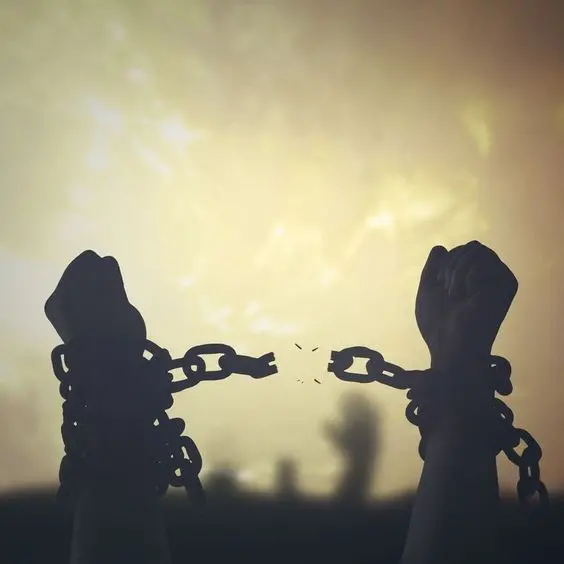 4K background of broken chain with dull color theme