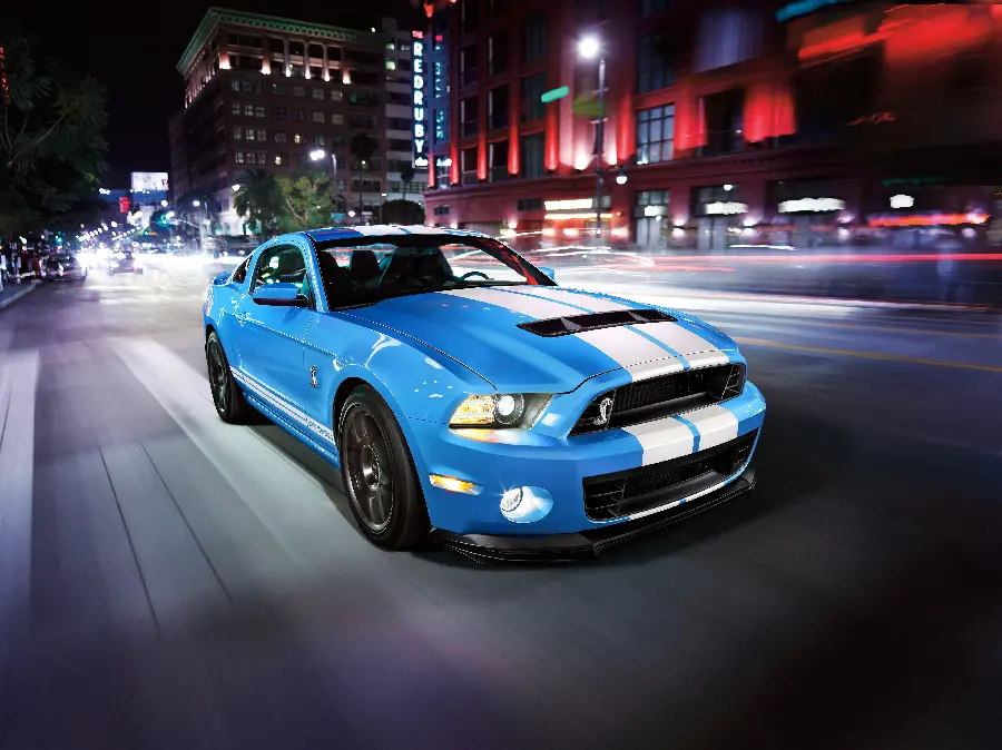 Amazing Blue and White Car Wallpaper in the City
