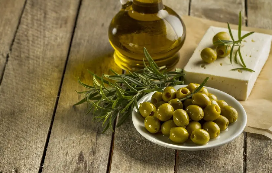 New profile photo of olives and olive oil for more sales on Telegram and WhatsApp 