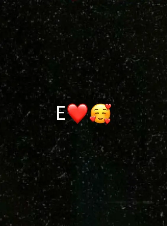 The most attractive phone wallpaper with the English E design with a romantic emoji 