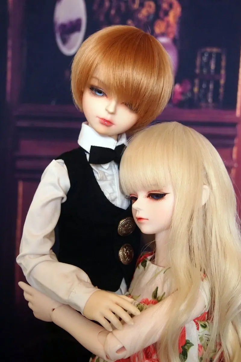 Romantic mobile background with an attractive doll theme 2022