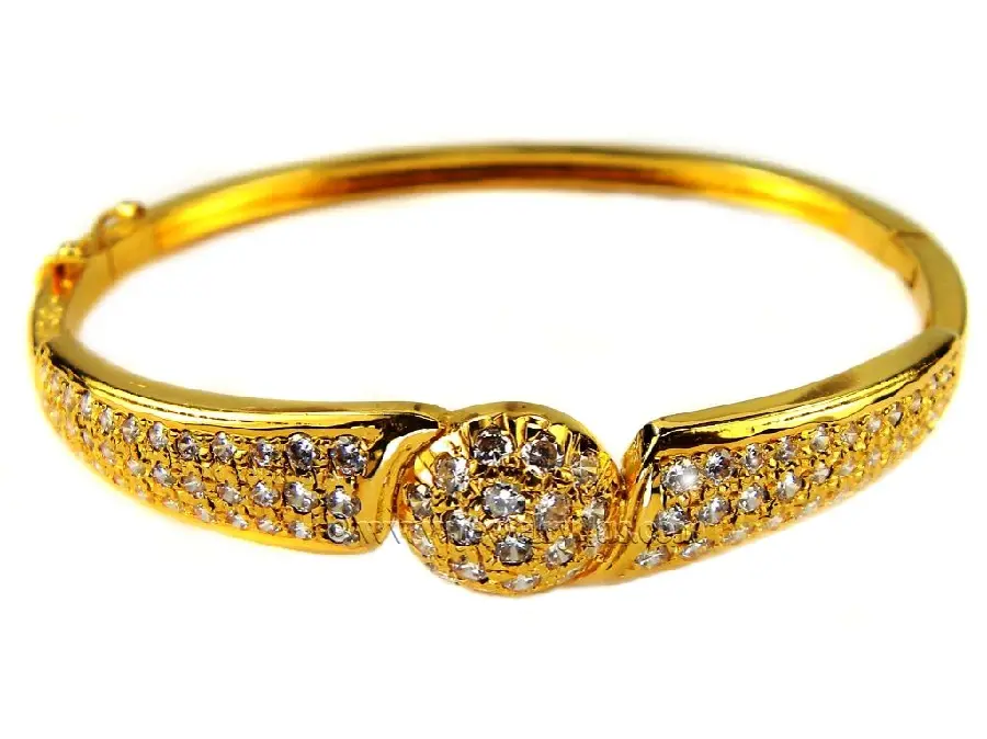Unique Vector of Glittering Gold Bracelet in Full HD Quality