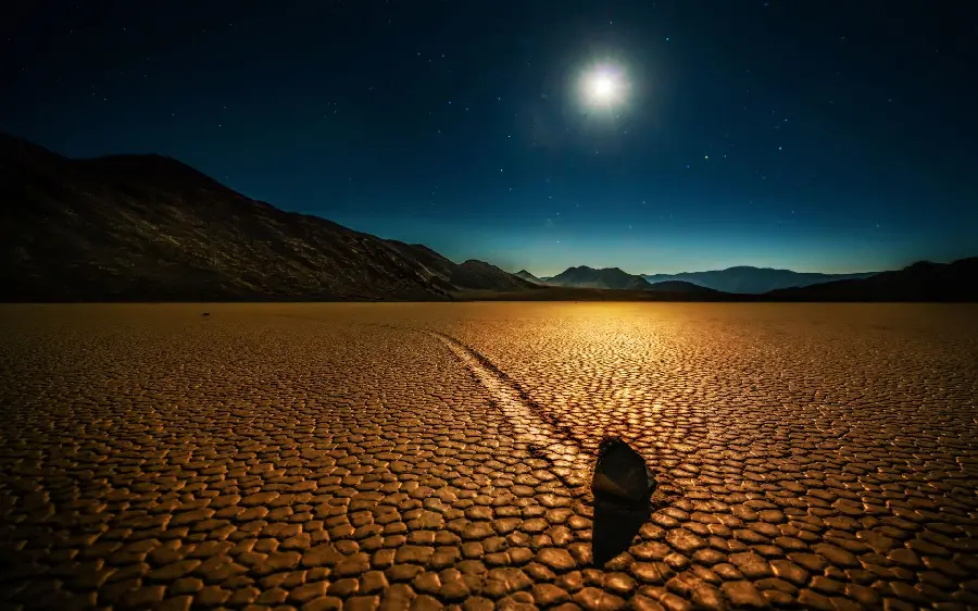 Download stock photo of a dry desert on a starry night 1401