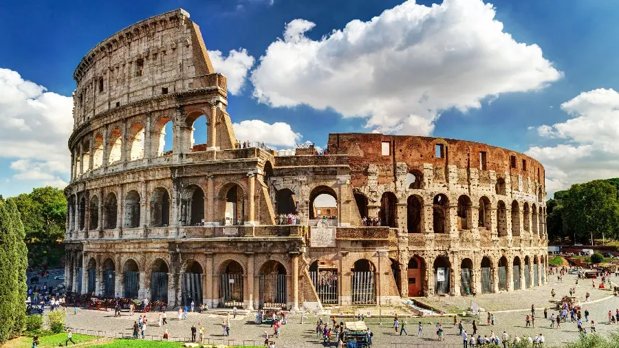 Exceptional background photo of the sky with a large white cloud of the Colosseum in HD quality suitable for Windows