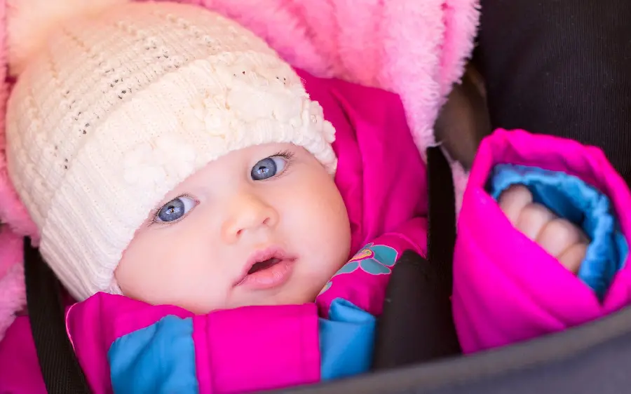 A spectacular stock photo of a baby girl with colored eyes for Telegram and Instagram profiles