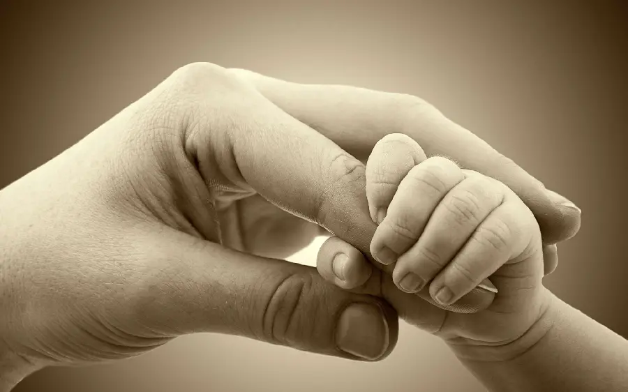 NBeautiful Mother and Child Hand Art for Photo Creation 