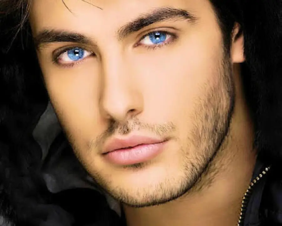 The best profile photo of a foreign male model with an attractive face and blue eyes