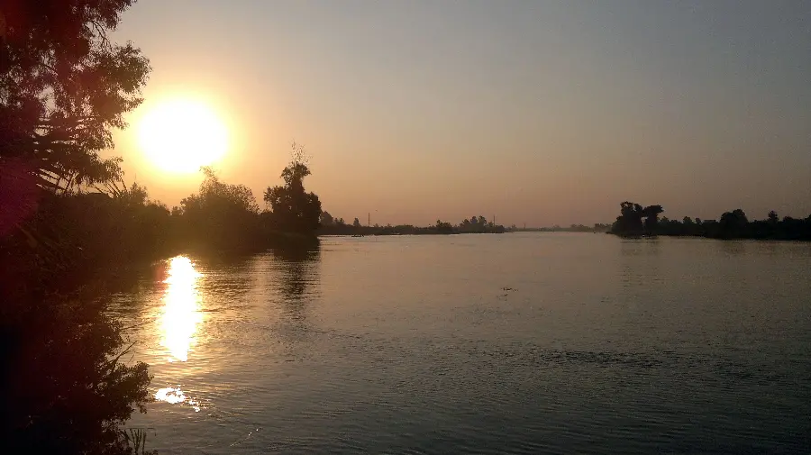 Free Download Photo of the Nile River at Sunset for Profile 