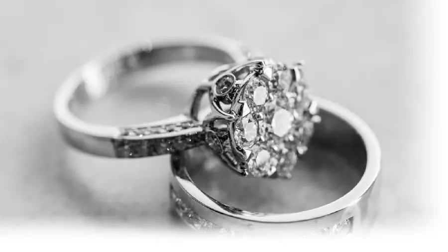 Classy profile photo of two diamond rings in HD quality suitable for your phone