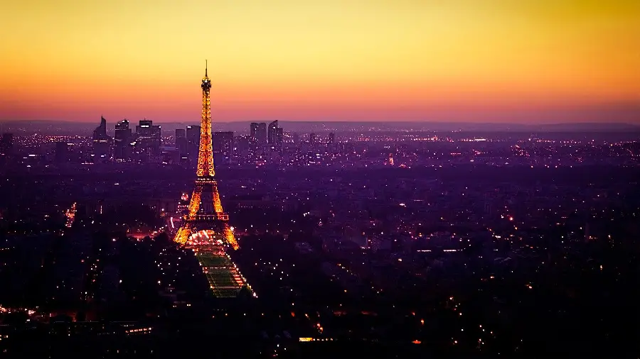 Download a photo of the left view near the Eiffel Tower in the city of Paris, cultural center at night, high quality, Windows only