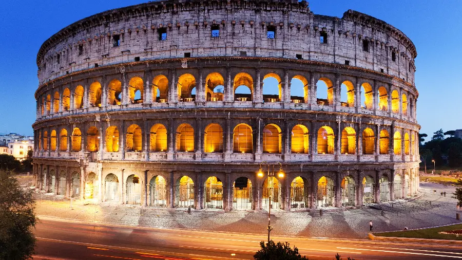 A luminous and glowing poster of the historical monument of the Colosseum in the nights of Italy in pure quality suitable for Telegram