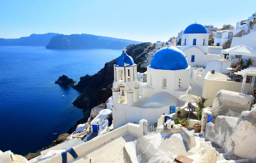 Download high quality and lovely background of houses and the Aegean Sea near Santorini