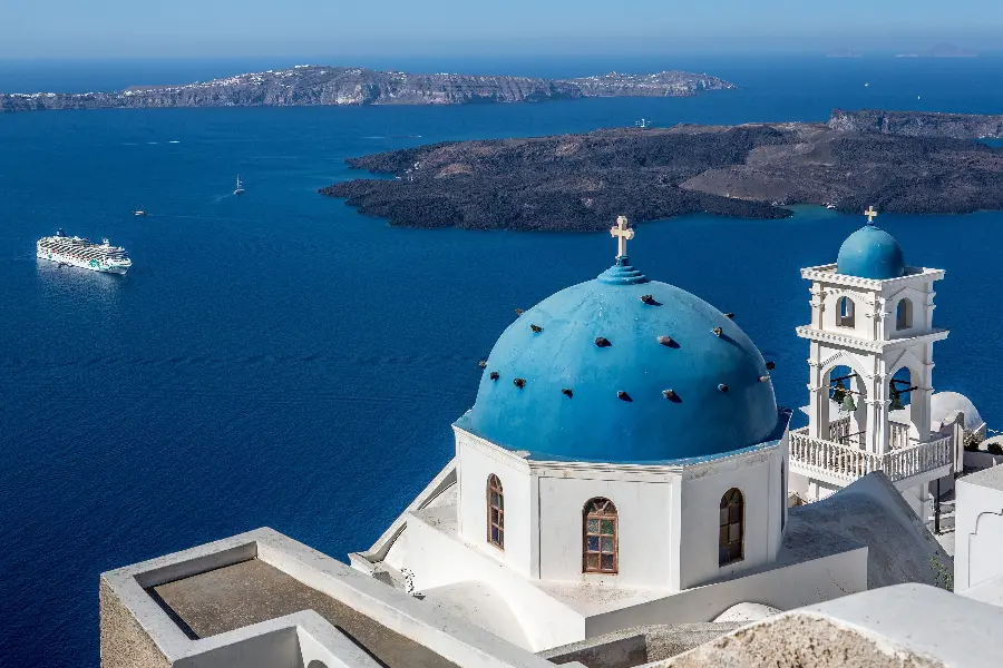 High quality wallpaper of Orthodox church building in Santorini suitable for Windows