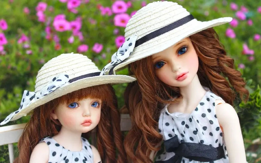 Stylish profile photo of mother and daughter with a beautiful doll theme