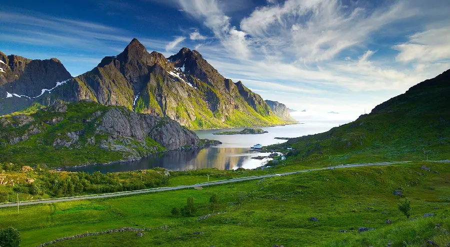 New picture of exceptional nature on the mountainside for Instagram profile