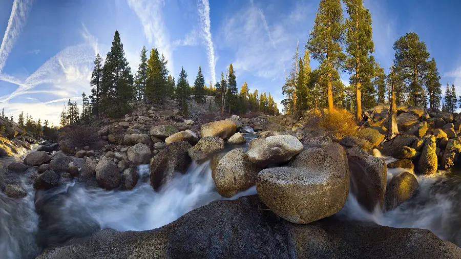 Cool Nature Widescreen Wallpaper of a beautiful stone fountain 