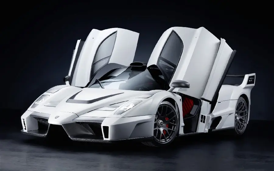 Download the best profile picture of a stylish silver Ferrari Enzo