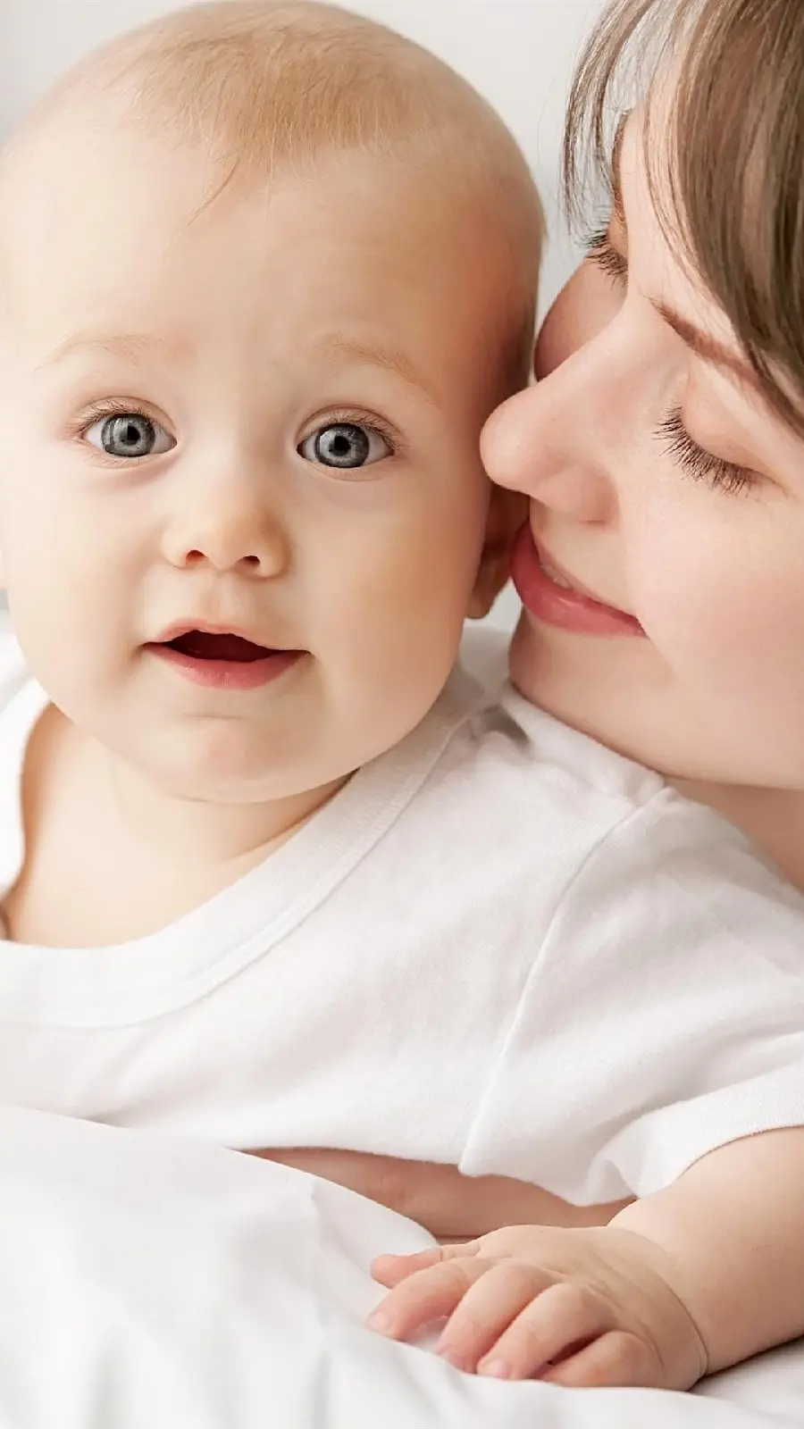High quality mother and child picture for Instagram post 