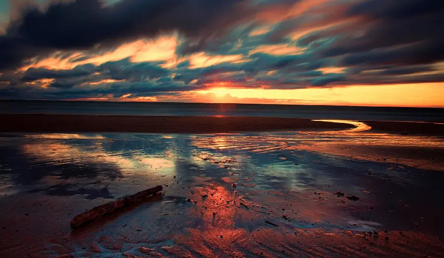 Amazing view of colorful sunset on the seashore with excellent quality 