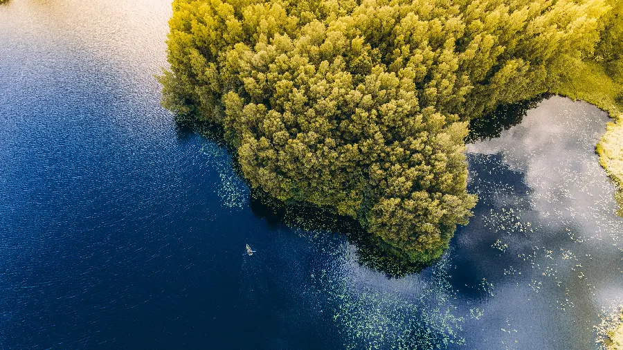 New wallpaper of the beautiful seashore from above in dimensions 3840 × 2160