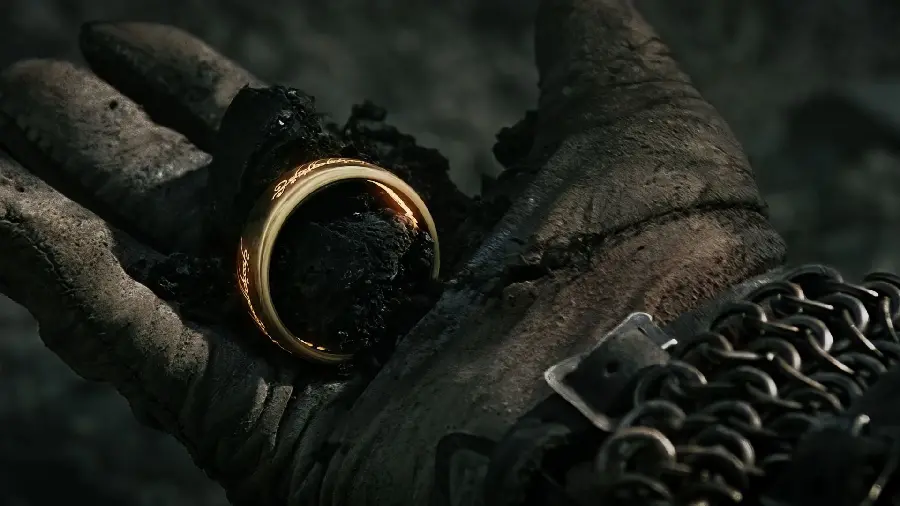 Special profile picture of the famous golden ring in Lord of the Rings