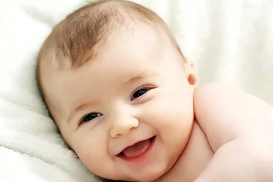 Download sweet picture of a smiling baby for Windows 11 background