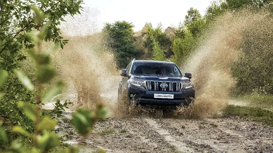 High quality photo of Toyota Land Cruiser SUV