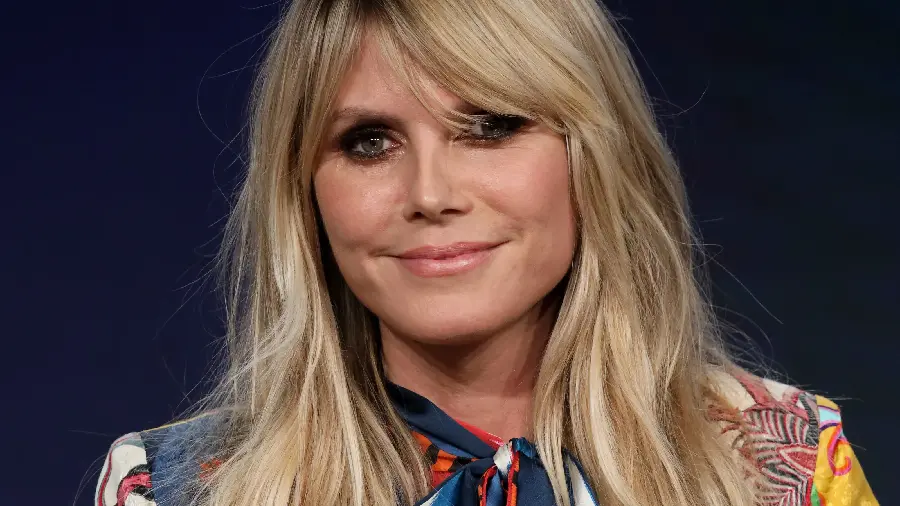 Cool Heidi Klum wallpaper with black background for computer in high quality 