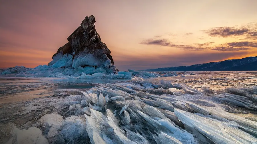 Glorious Full HD background of winter in Siberia, Russia