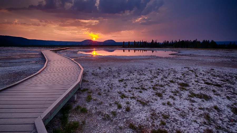 Spectacular sunset background on a beautiful lake for Windows 12