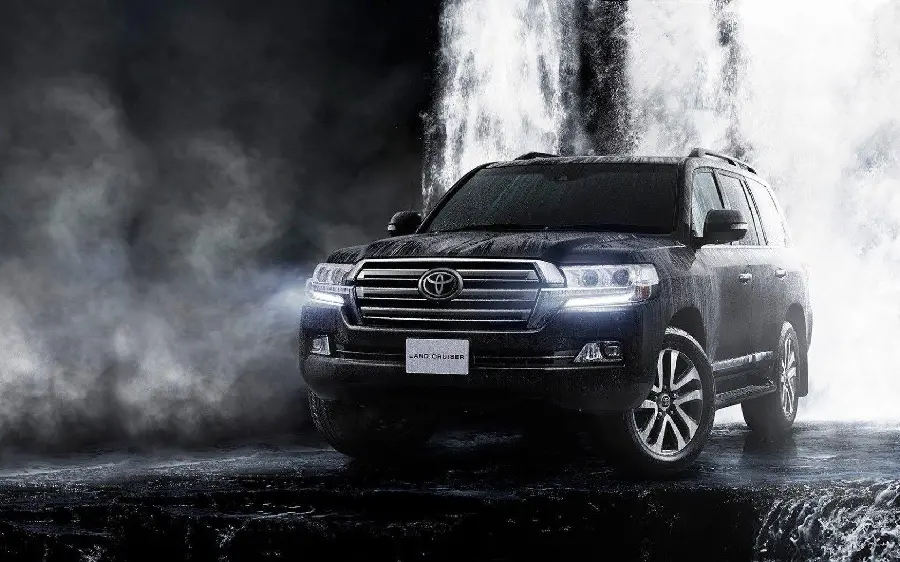 Toyota Land Cruiser SUV Desktop Wallpaper