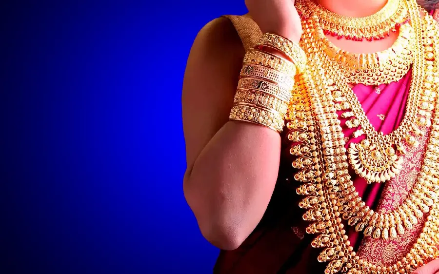 Interesting image of heavy and beautiful gold from India with a traditional design