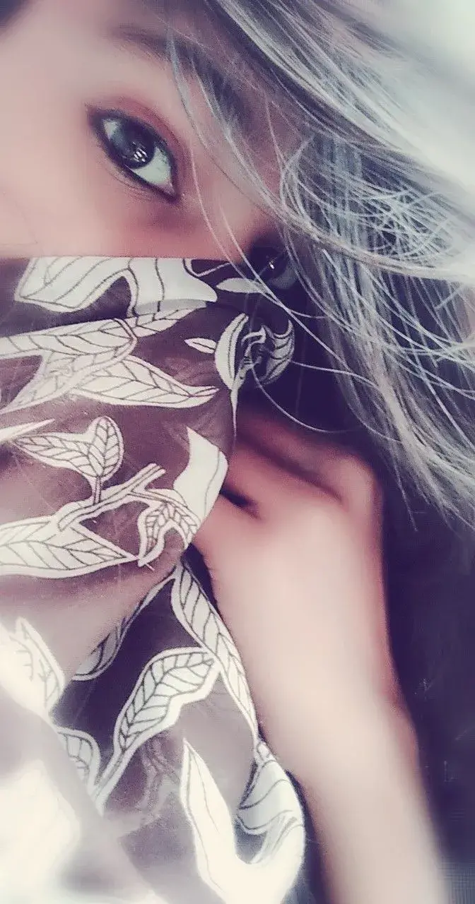 Special wallpaper of a beautiful eyed girl with a mask for Samsung 