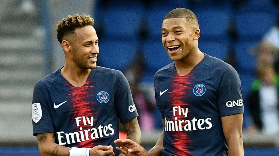 Download photo of Neymar and Mbappe tying white wristbands