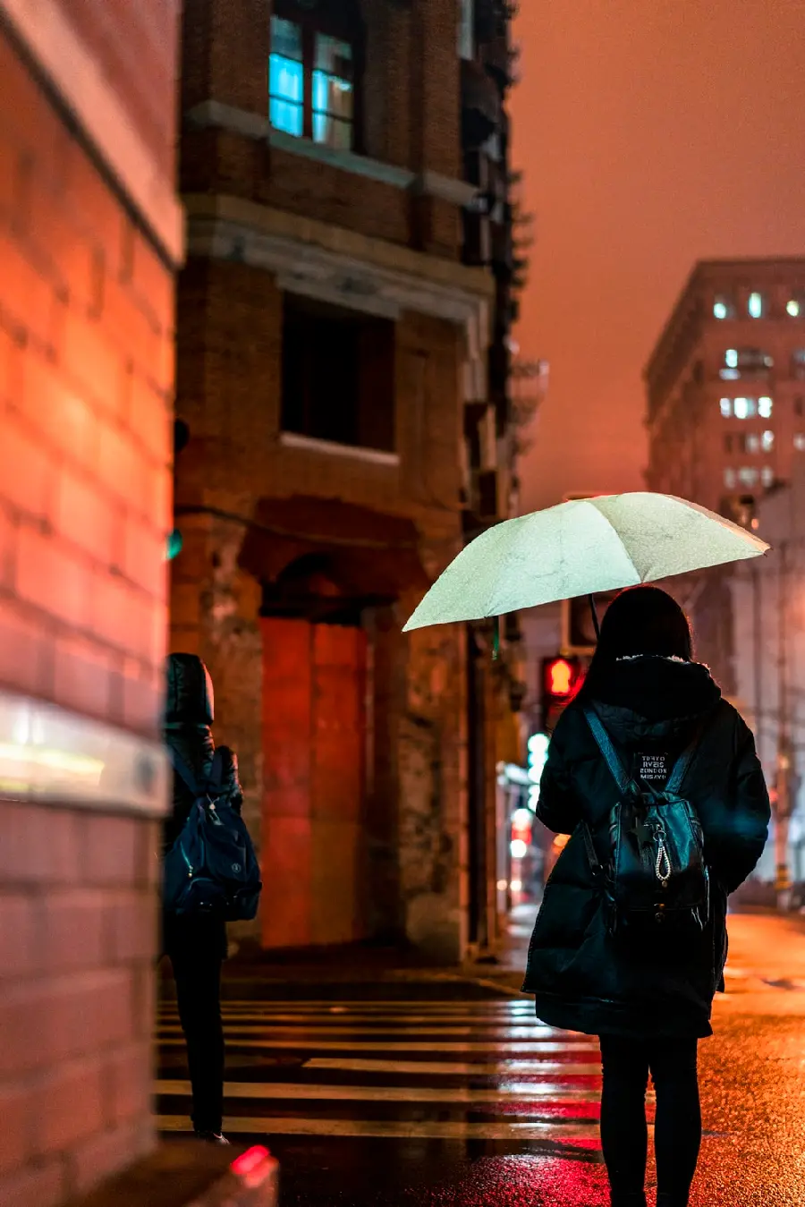 Download background of a girl with a hat on her head and a white umbrella in the rain anime and on the street