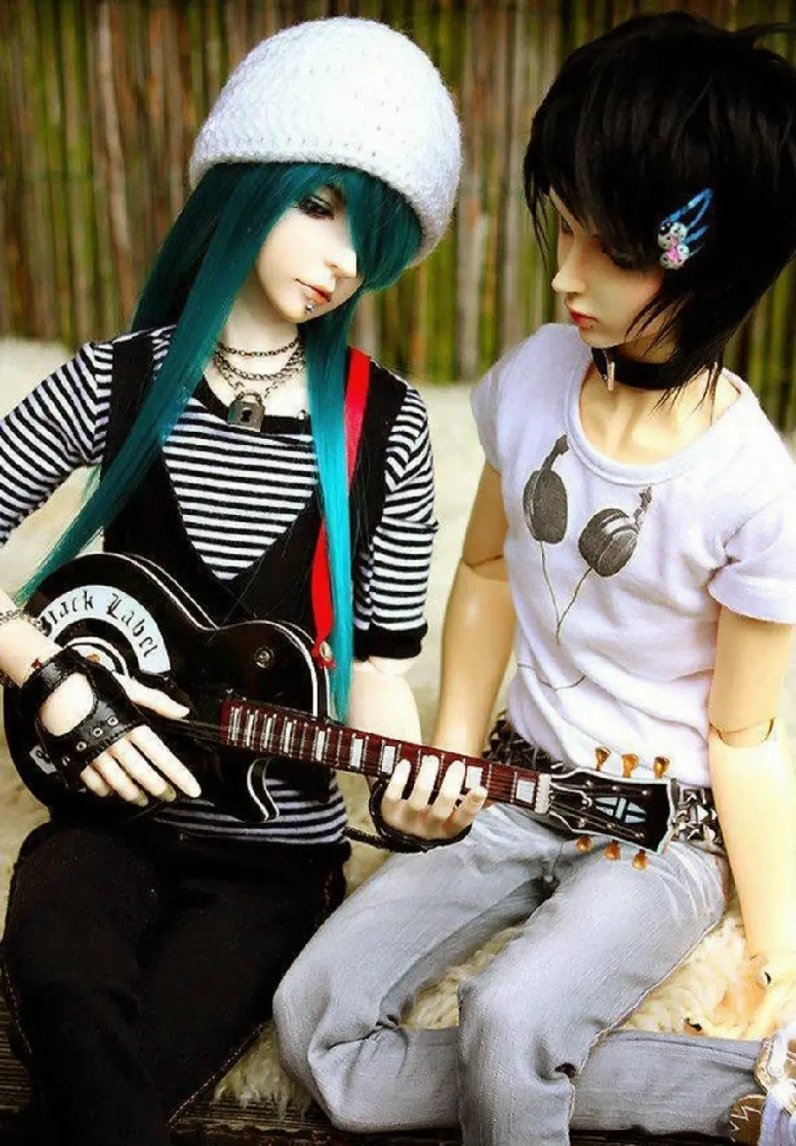 Download wallpaper of musical dolls in special 4K quality 